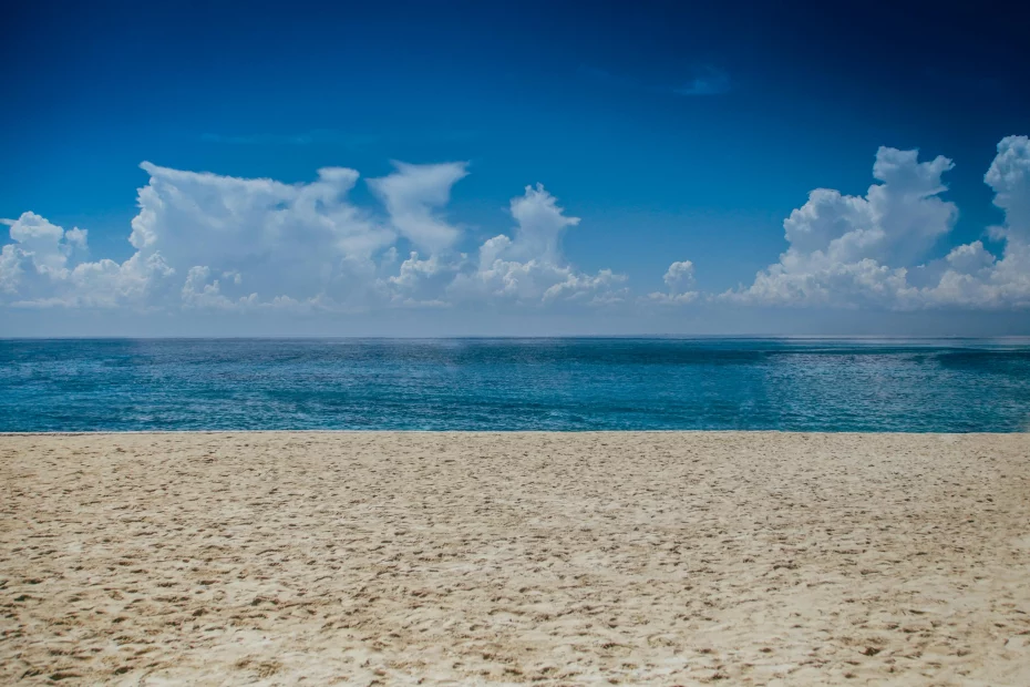 Gazon synthétique et plage